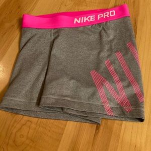 Nike Pro’s Women’s XS